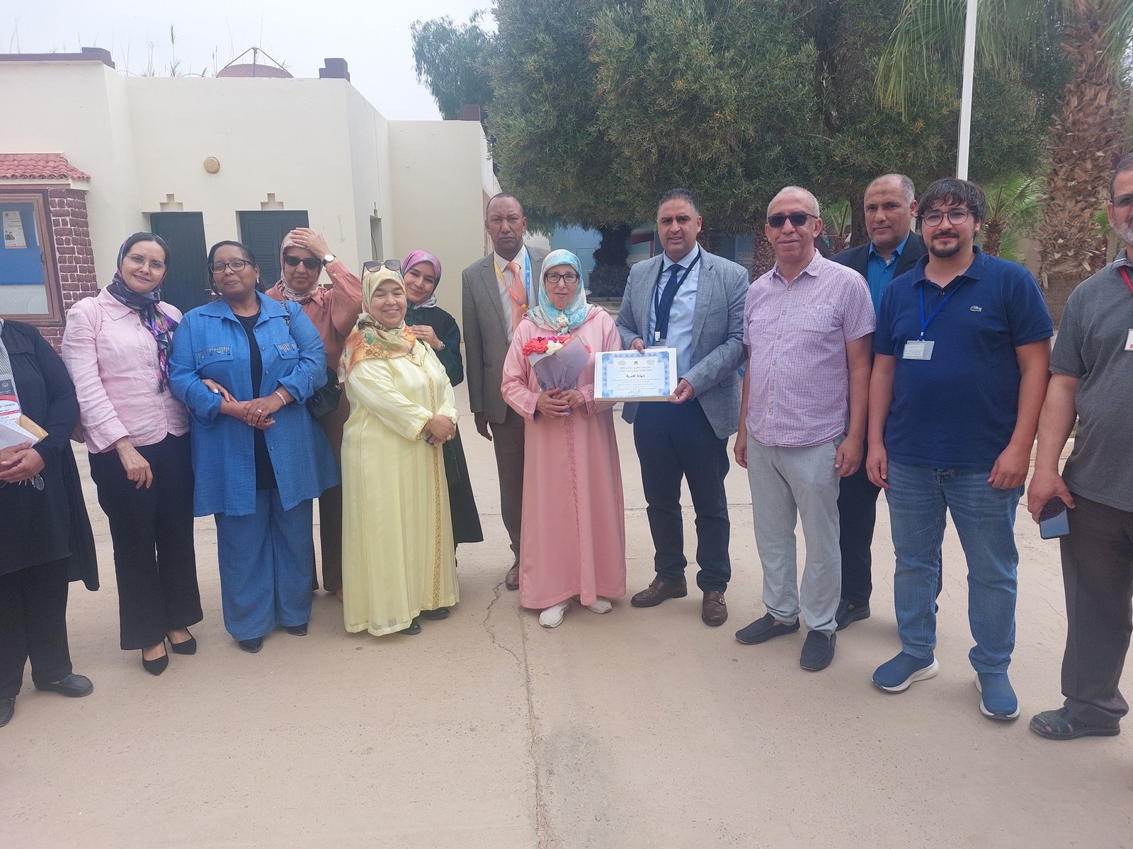 من قاعة الامتحان بتارودانت.. سيدة في السبعين من عمرها تبرهن أن الطموح لا يشيخ من قاعة الامتحان بتارودانت.. سيدة في السبعين من عمرها تبرهن أن الطموح لا يشيخ