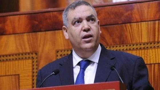وزير الداخلية يدعو لإنزال “مطرقة” العزل على منتخبين