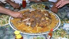 خطير.. هجوم على جنازة وسرقة “عشاء” الحاضرين