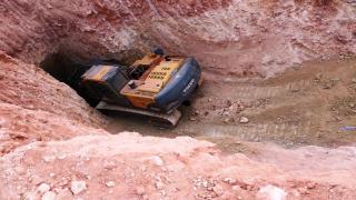 السلطات تواصل جهودها من أجل إنقاذ الطفل ريان بعد سقوطه في بئر عمقه نحو 32 متر بإقليم شفشاون