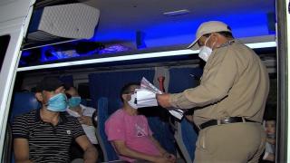 وثيقة رسمية تحسم الجدل: حاملو “جواز التلقيح” يمكنهم التنقل بحرية دون الحاجة إلى رخصة أخرى