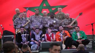 الفرقة الموسيقية العسكرية الأمريكية “فري غروف” تمتع الجمهور الروداني بروائع موسيقى الجاز