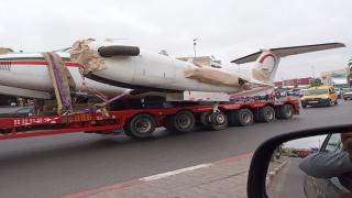 شاهد.. ديبناج هاز طيارة يثير استغراب السائقين