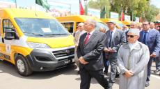 سيارات إسعاف وحافلات للنقل المدرسي على عدد من الجماعات الترابية بالإقليم