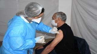 1960 إصابة جديدة وأزيد من مليونين و932 ألف ملقح بالجرعة الثالثة