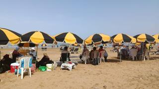 على إيقاع الفرح والتضامن.. نزلاء خيرية أيت ايعزة في نزهة إنسانية إلى شاطئ تامراغت