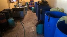 تفكيك مصنع سري لصناعة وتقطير مسكر “الماحيا” بجماعة سيدي بوموسى نواحي تارودانت