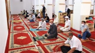 مساجد المغرب تفتح أبوابها للمصلين لأداء صلاتي العشاء و الصبح